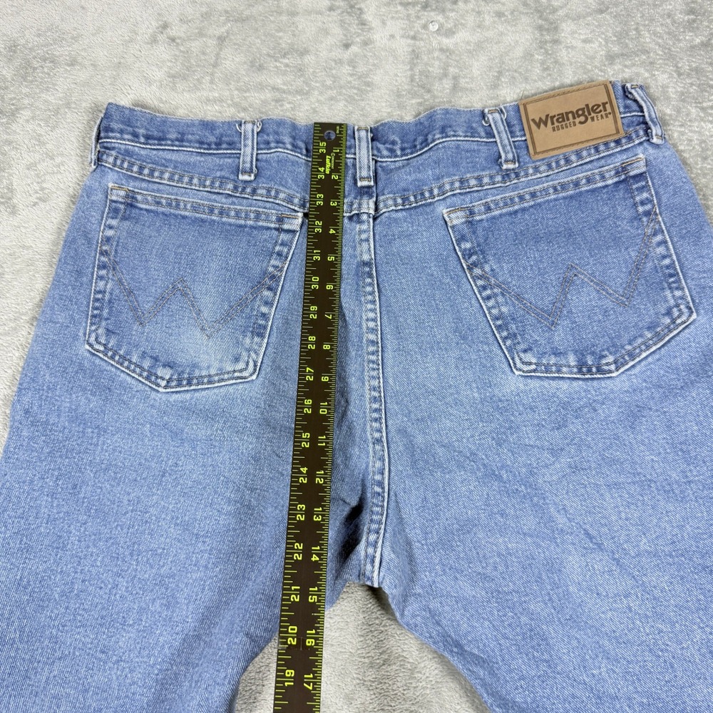 Vintage Wrangler Mens 38x30 Rugged Wear Jeans Light Wash Denim Straight Leg - Picture 6 of 8